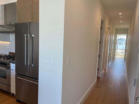 3rd image of 39 San Carlos St #401