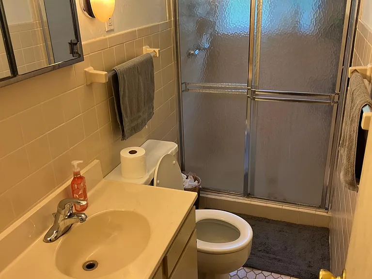 519 W Fransee Ln — Photo 14
