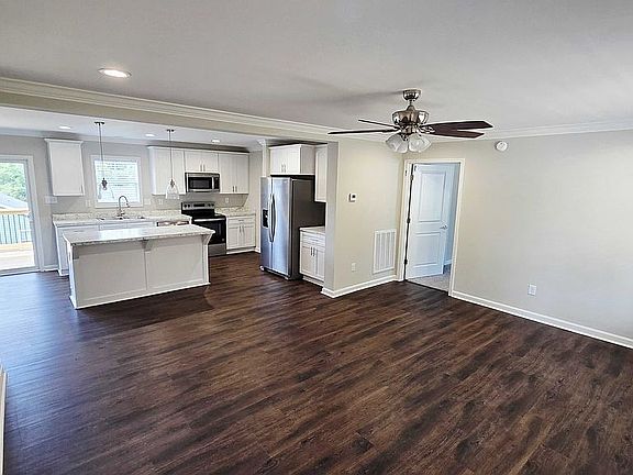 3rd image of 178 Upper Gateway Cir