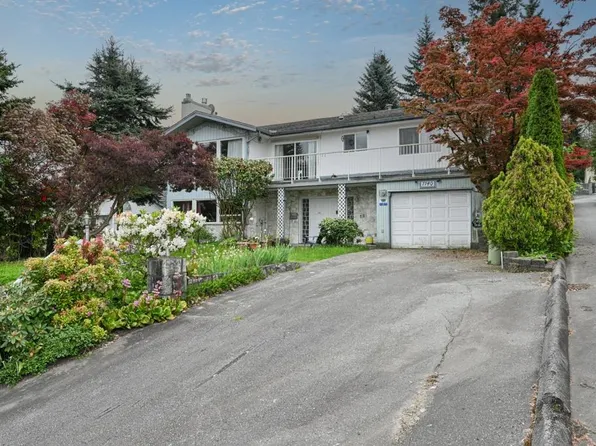 7740 Allman St, Burnaby, BC V5E 2B1