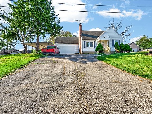 2nd image of 3452 Wellington Dr