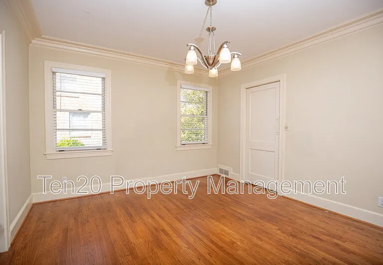 1514 Hilton Ave — Photo 9