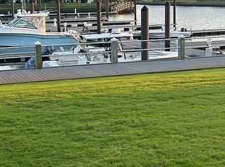 772 Cannonsgate Dr, Newport, NC 28570