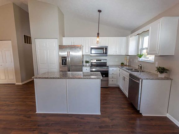 4th image of 1976 Arden Forest Ln