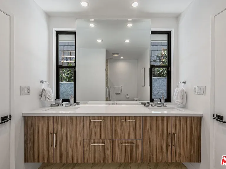 1287 Casiano Rd — Photo 15