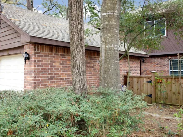 16 W Willowwood Ct, The Woodlands, TX 77381