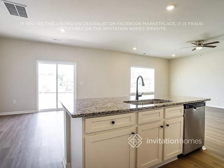 3371 Fox Hall Dr — Photo 6