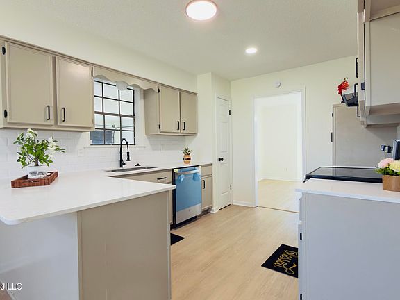 3rd image of 4178 Davall Dr