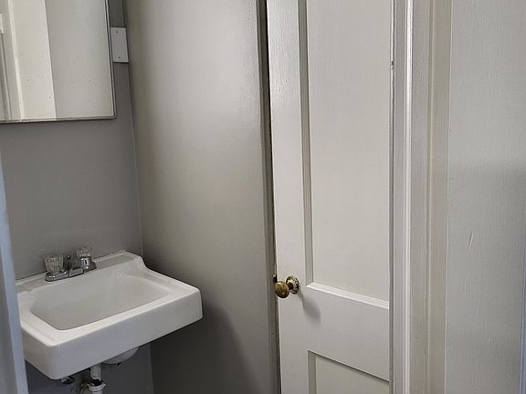 4th image of 738 River Dr #10914083