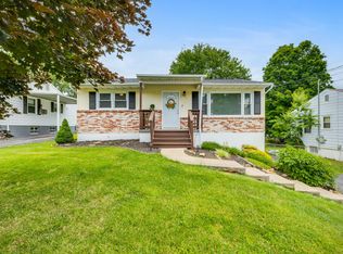 517 Terry Dr, Bristol, VA 24201