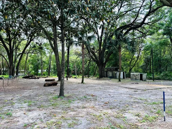 7510 NW 166th St, Trenton, FL 32693