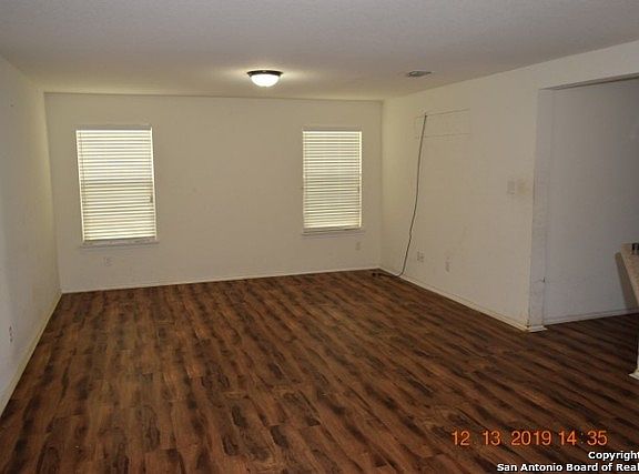 2nd image of 2415 Sundrop Bay