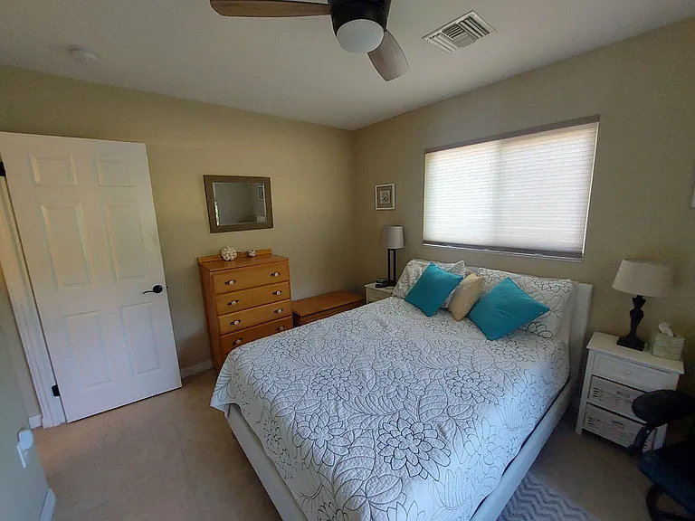 1541 Crest Dr — Photo 15