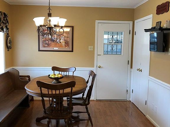 3rd image of 1768 Pinewood Dr