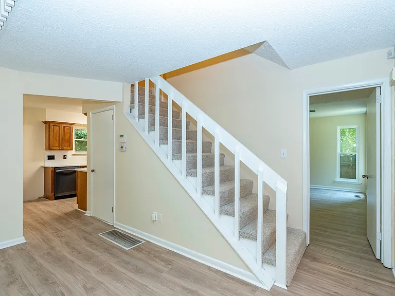 4865 Indian Valley Rd — Photo 22