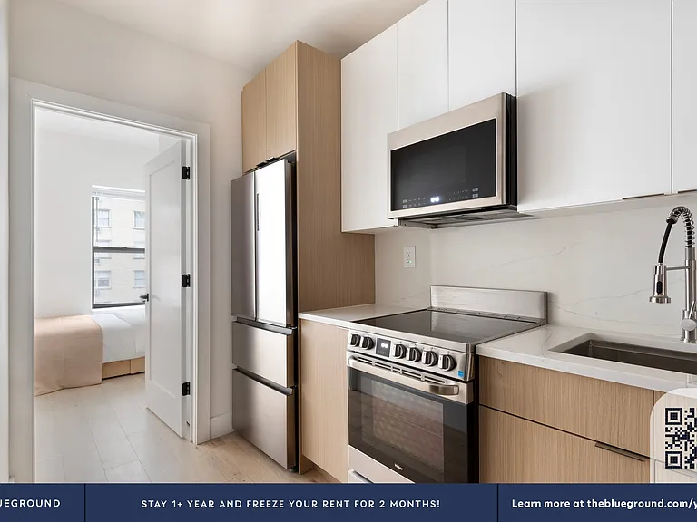 940 1st Ave #4L — Photo 7
