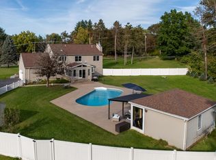 88 New Rd, East Greenbush, NY 12061
