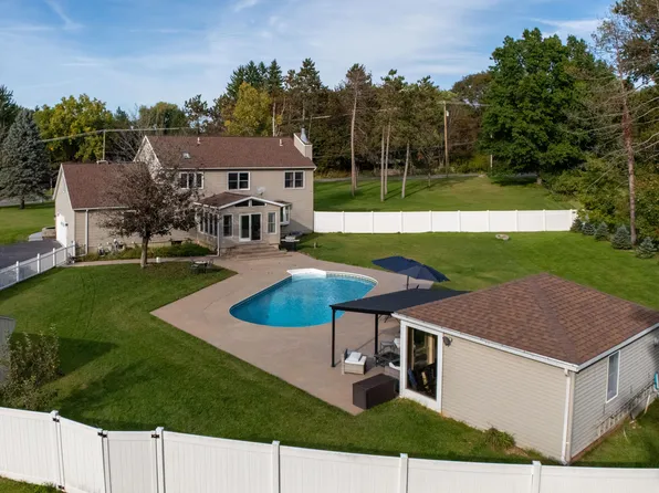 88 New Road, East Greenbush, NY 12061