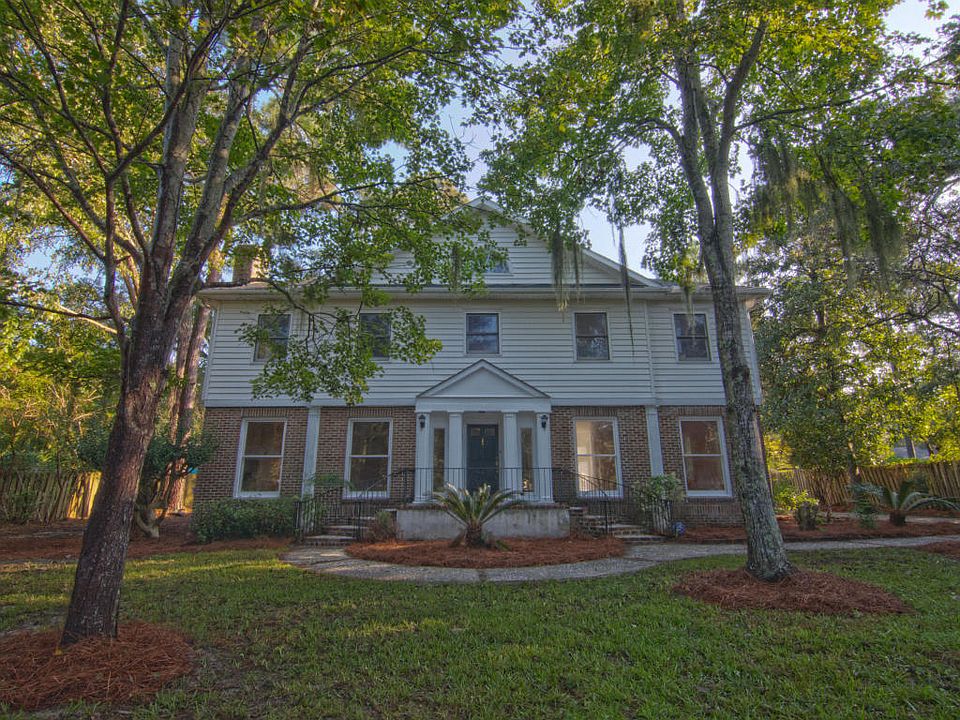 2nd image of 300 Hobcaw Dr