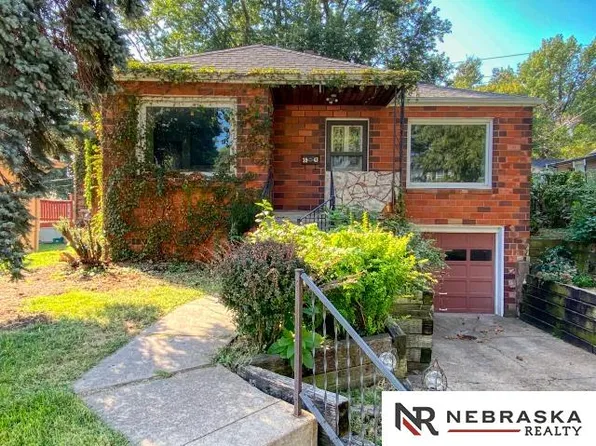 3943 Gold St, Omaha, NE 68105