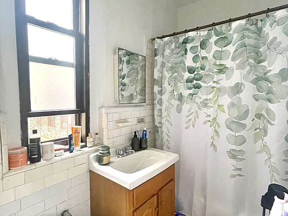 4th image of 80 Haven Ave APT 1E