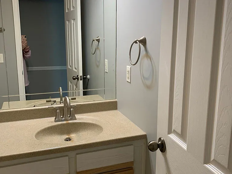 202 Reeves St — Photo 8