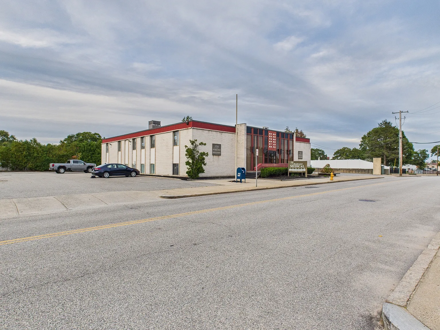 174 Armistice Boulevard - 1 — Photo 2