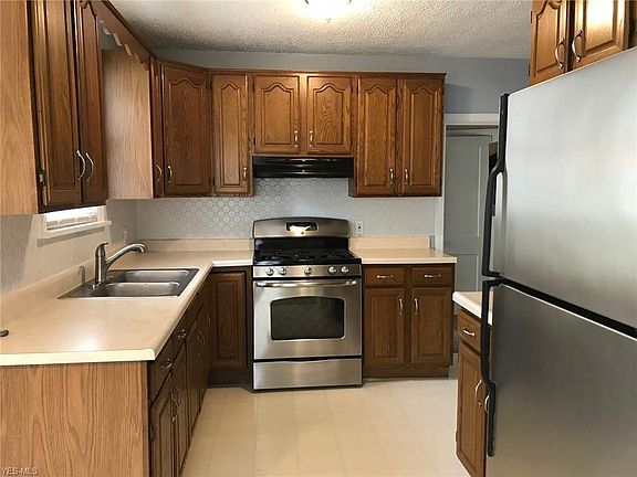 4th image of 4260 W 140th St