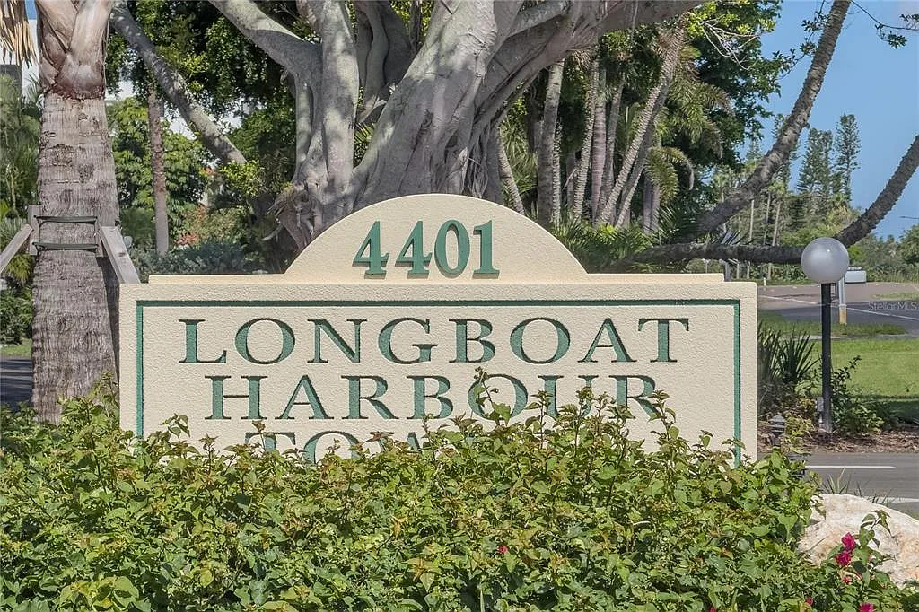 2 bed, 2.0 bath, 961 sqft, $10,500 — Photo 3