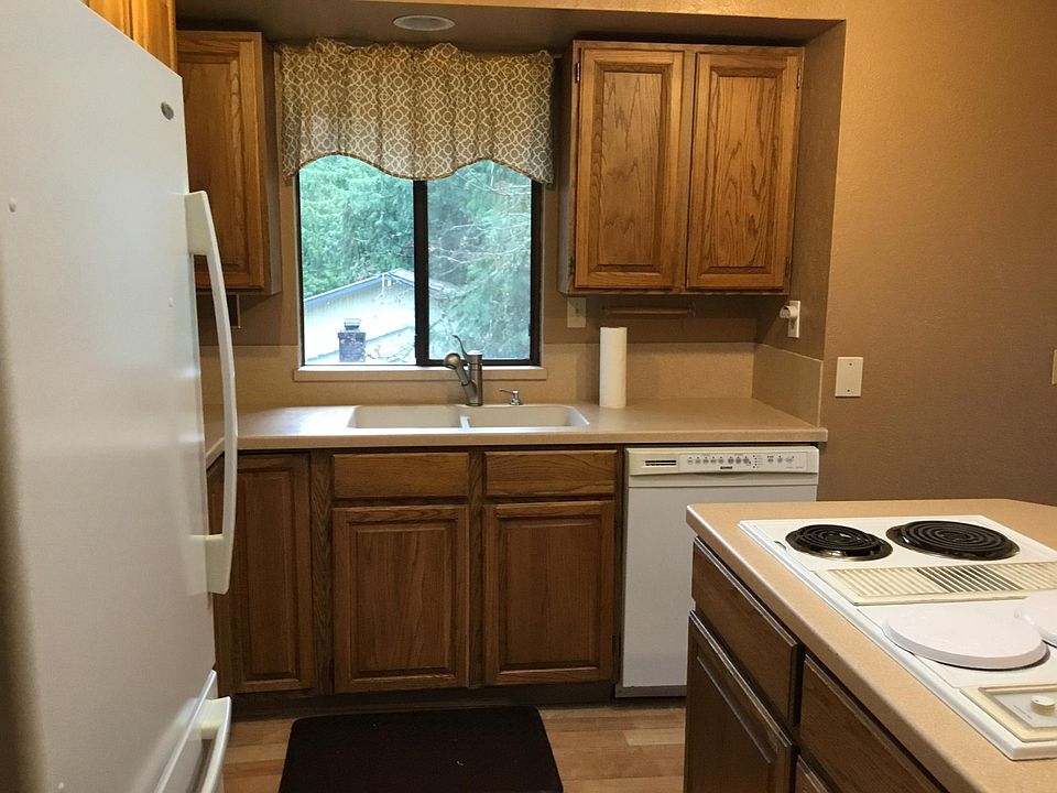 1st image of 3341 NE Arrowhead Dr