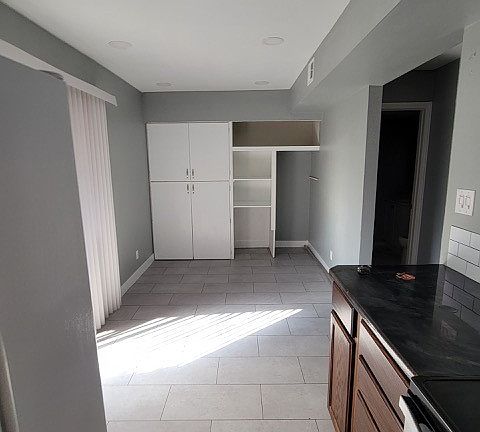 5th image of 203 E Van Wagenen St