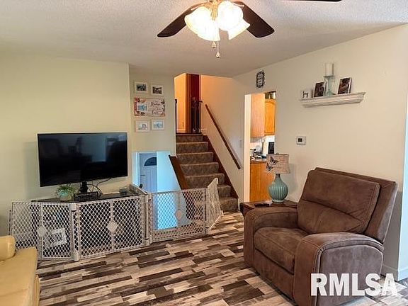 3rd image of 404 N Maple St