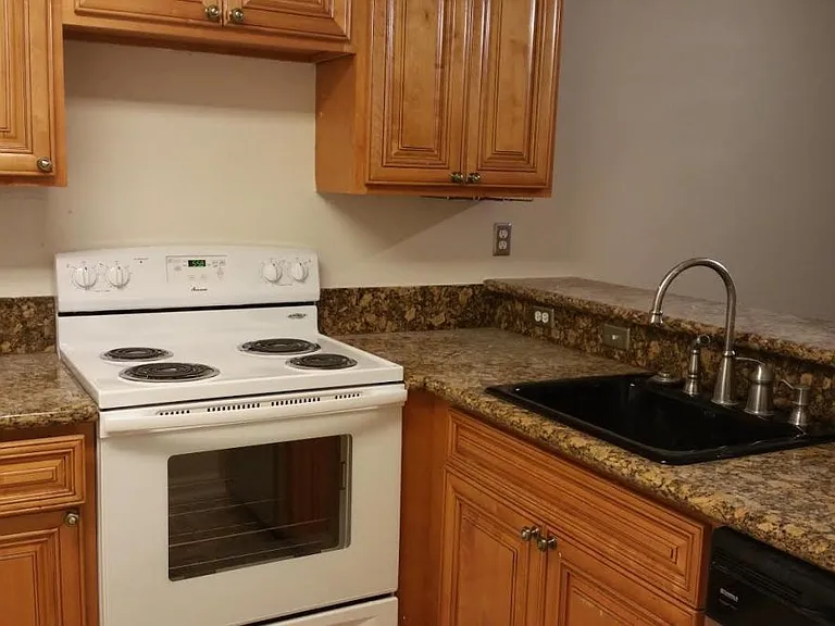 9938 Nob Hill Ln — Photo 5