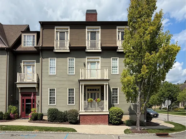 19 Cropsey St APT 1D, Warwick, NY 10990