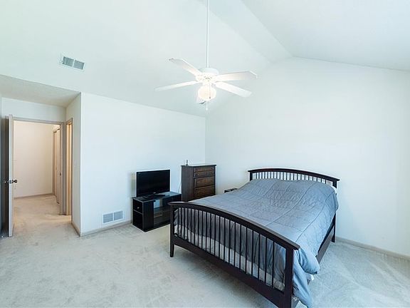 3rd image of 5843 NW Plantation Ln #200B