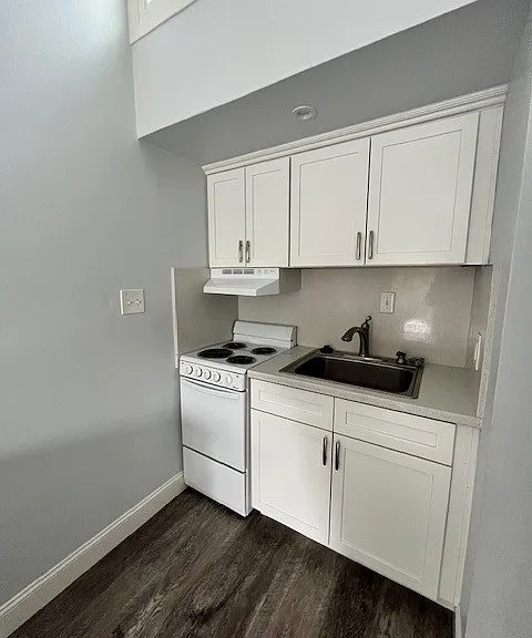 First Street Manor Apartments — Photo 7