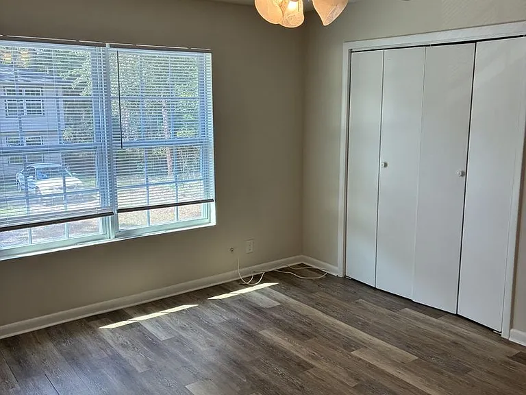 695 Douglas Dr #C — Photo 10