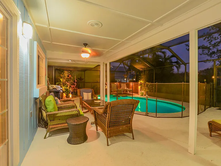 4051 NE Breakwater Dr — Photo 26