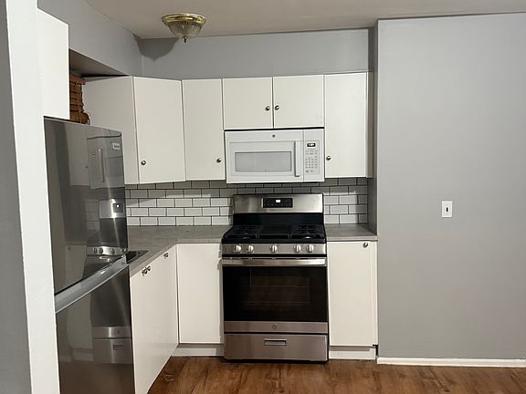 4th image of 19 Strauss St #1
