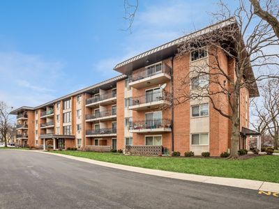 2234 S Goebbert Rd APT 123, Arlington Heights, IL, 60005
