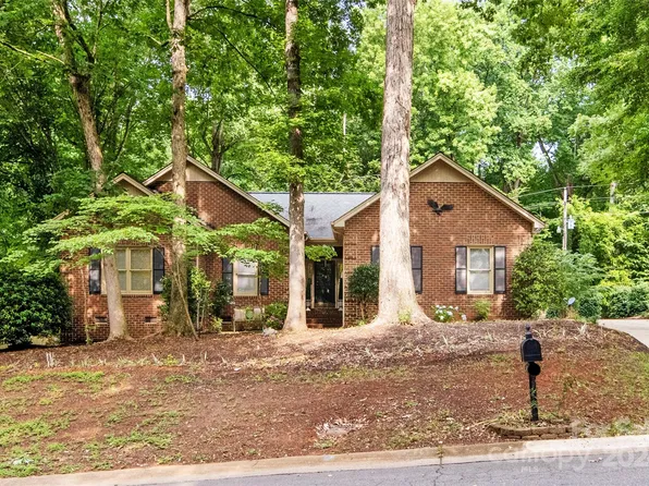 3418 Shadow Lake Ln, Matthews, NC 28104
