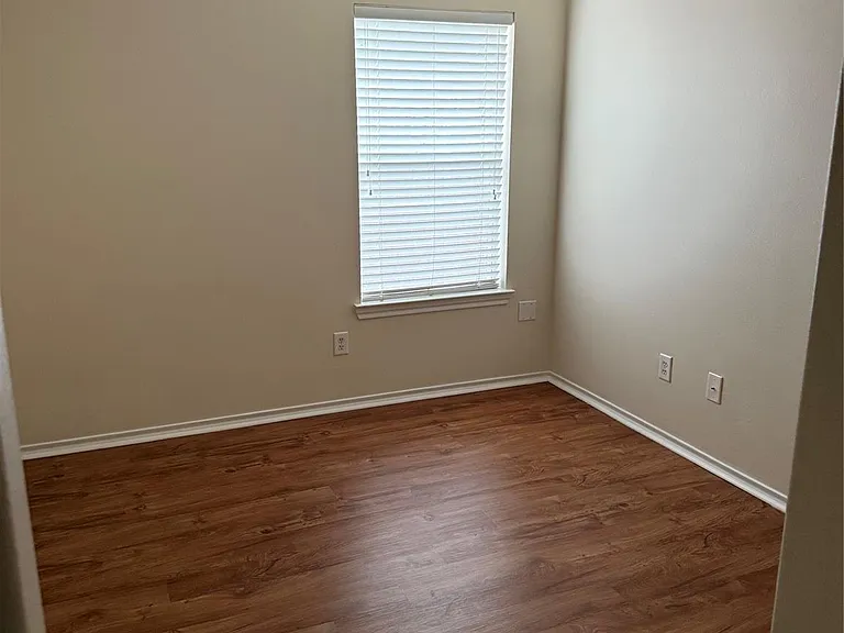 5118 Birch Manor Ln — Photo 8