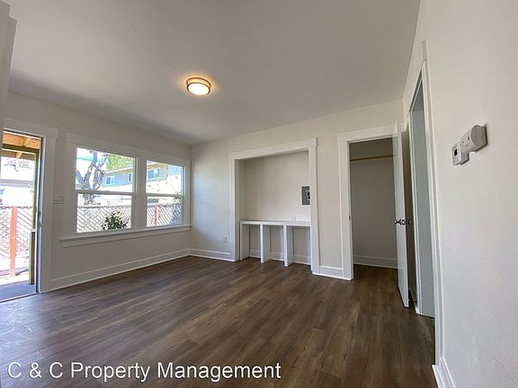 3rd image of 2801 Daubenbiss Ave #4