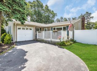 76 7th St, Bohemia, NY 11716