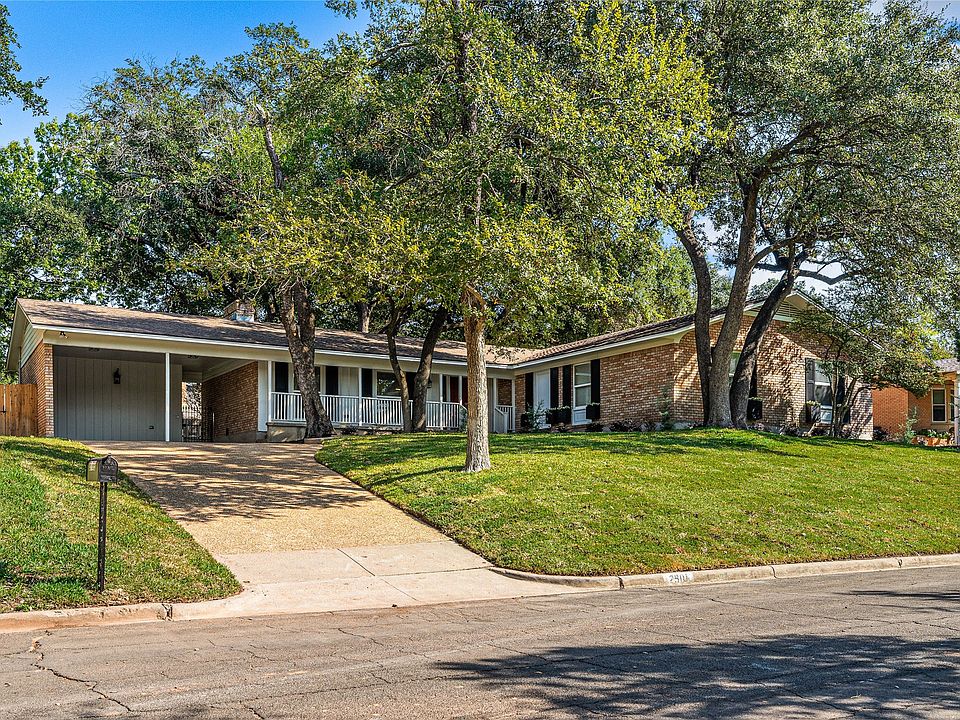1st image of 2901 Woodland Dr