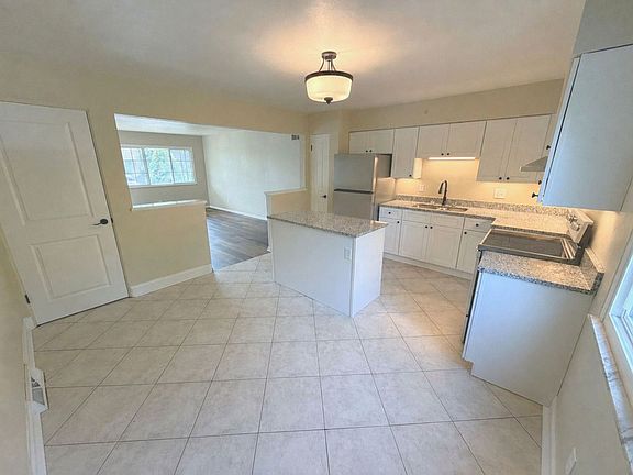 5th image of 101-123 Estes Ave #111