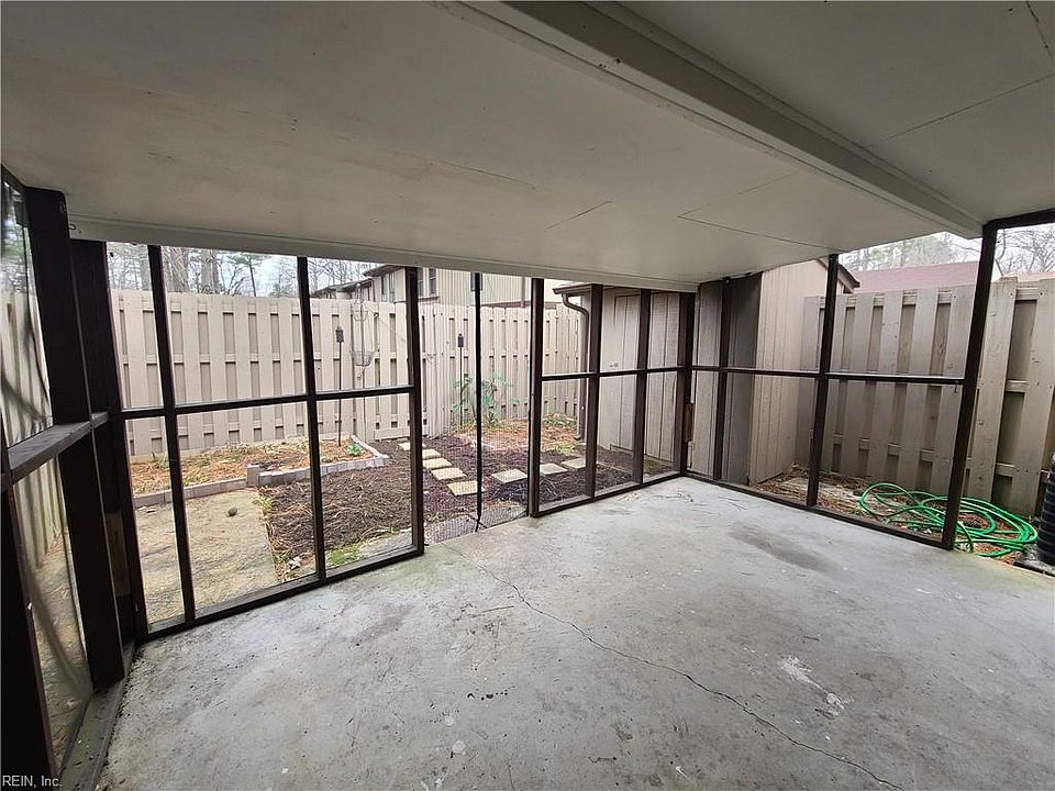 1st image of 1090 Willow Green Dr