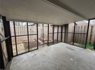 1090 Willow Green Dr, Newport News, VA 23602