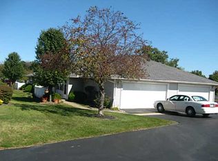 4446 Greystone Village Dr, Columbus, OH 43228