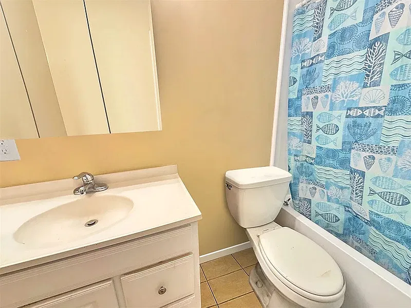 1 bed, 1.0 bath, 735 sqft, $1,607 — Photo 4